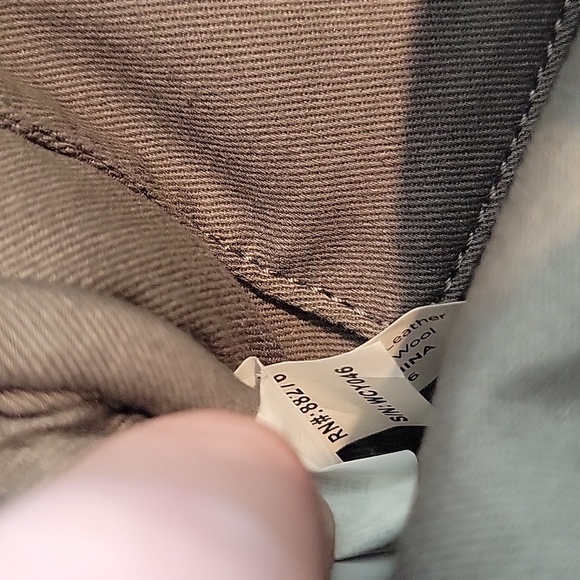 Ugg Australia Women's Quinn Box Zip Crossbody Handbag - Picture 7 of 8